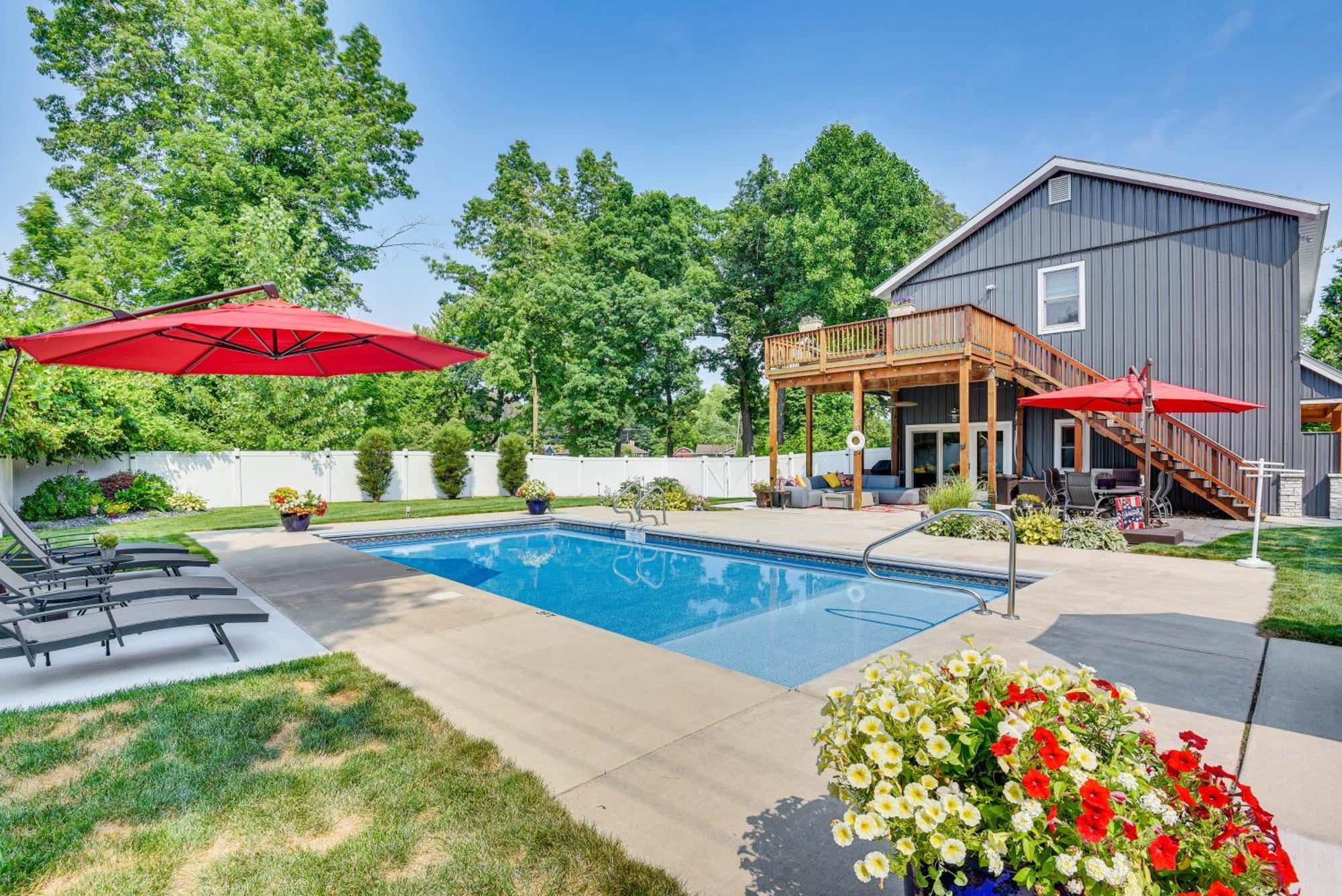 Benton Harbor Apt With Balcony And Shared Fire Pit Dış mekan fotoğraf