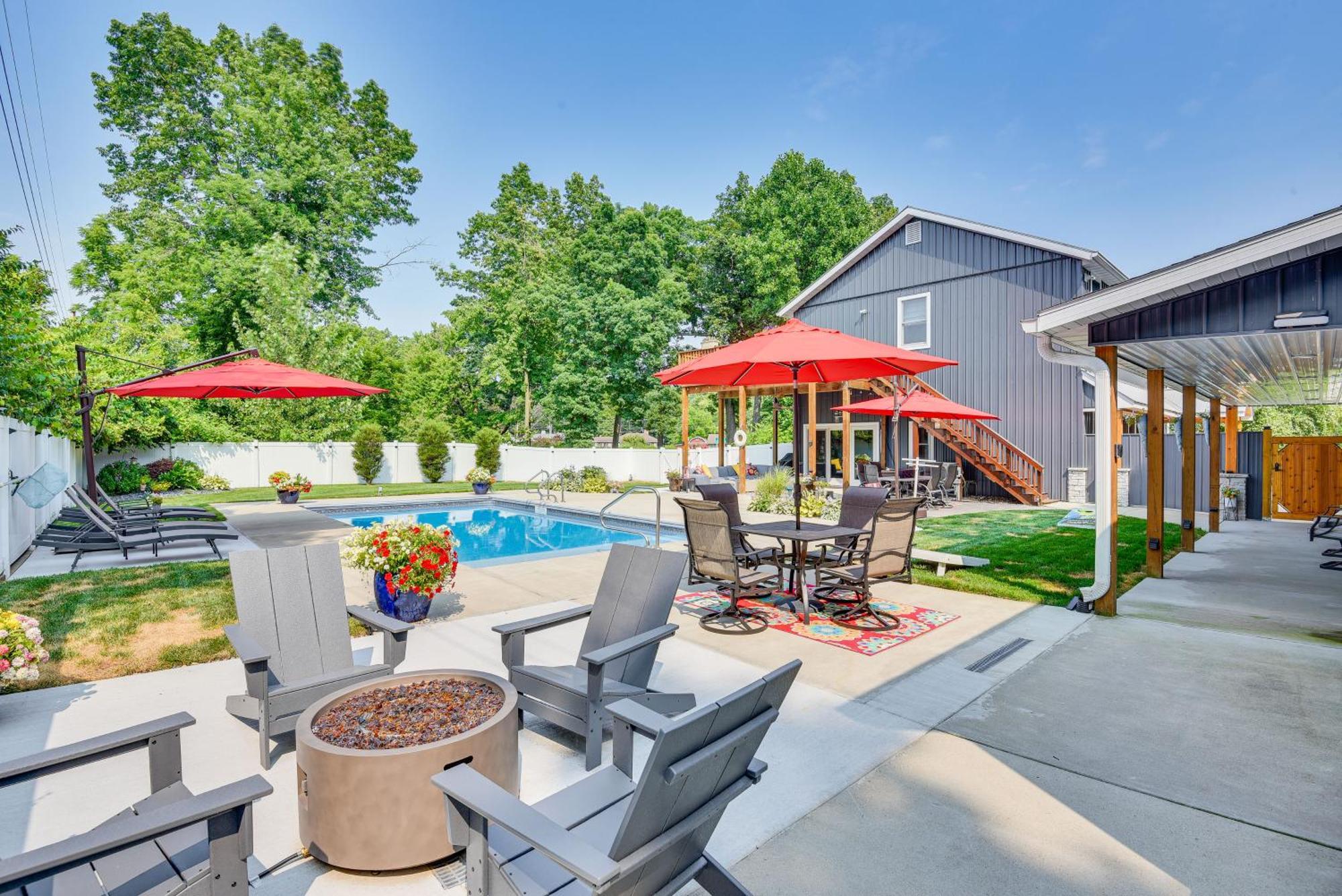 Benton Harbor Apt With Balcony And Shared Fire Pit Dış mekan fotoğraf