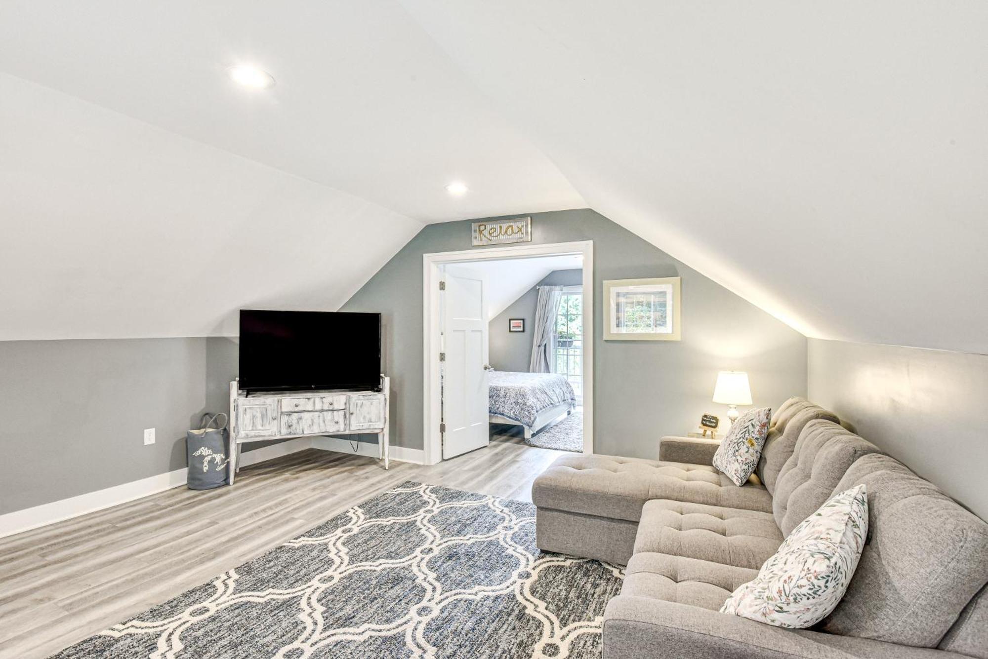 Benton Harbor Apt With Balcony And Shared Fire Pit Dış mekan fotoğraf