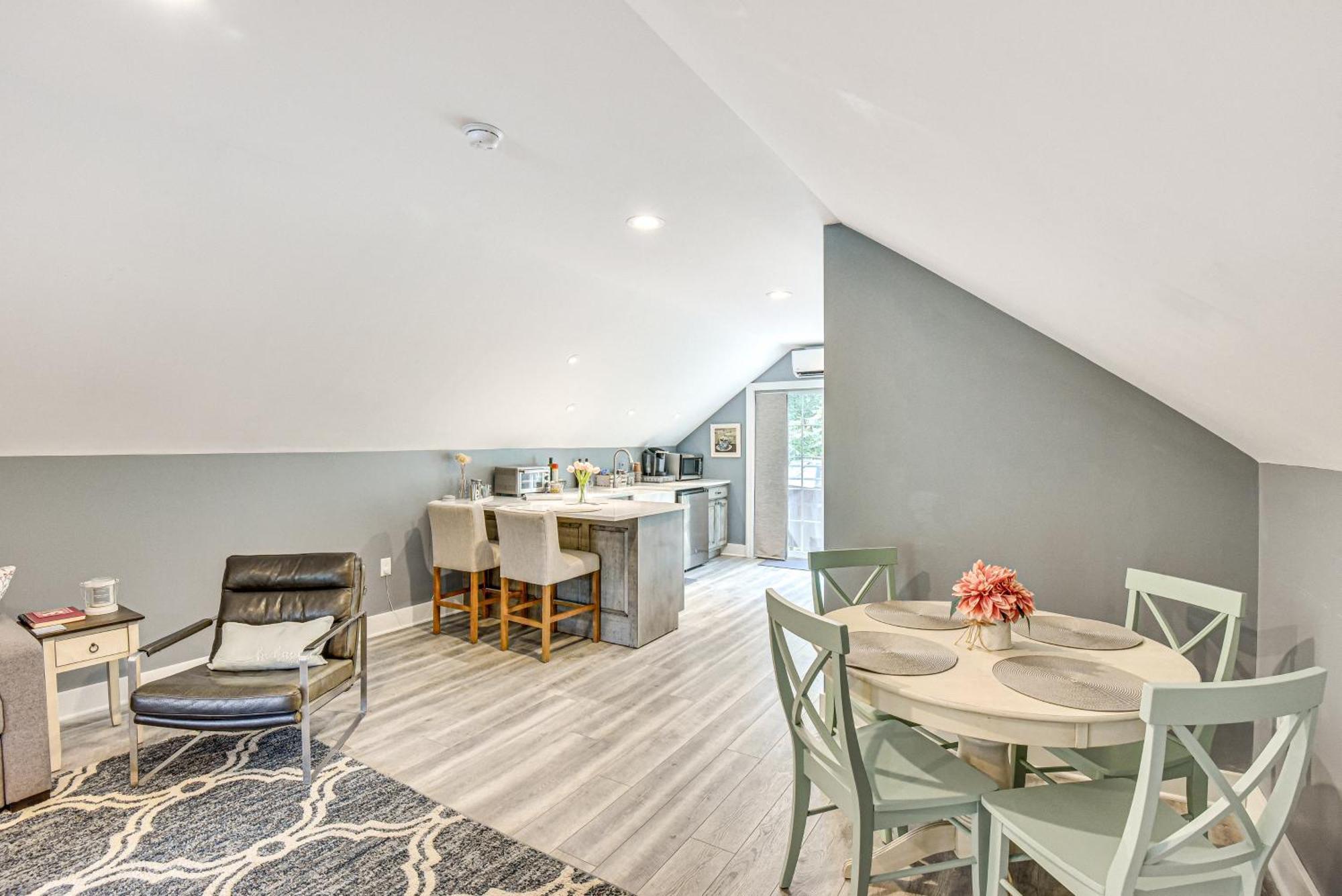 Benton Harbor Apt With Balcony And Shared Fire Pit Dış mekan fotoğraf