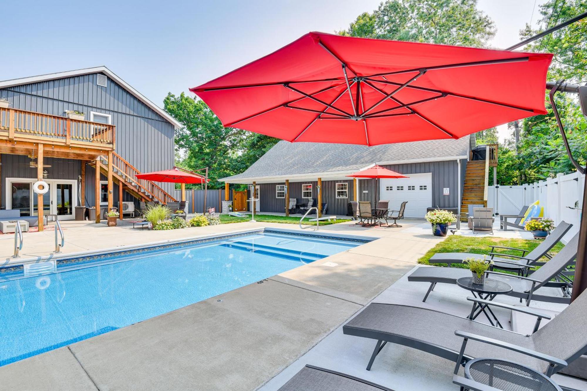 Benton Harbor Apt With Balcony And Shared Fire Pit Dış mekan fotoğraf